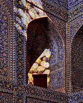 آسمان ایران فیروزهای جاودان خواهد ماند / نقض حقوق میراث فرهنگی و اماکن هزار ساله از جمله مسجد جامع عباسی توجیه ندارد و قابل پیگیری بینالمللی است + تصاویر