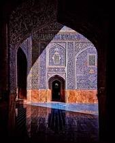 آسمان ایران فیروزهای جاودان خواهد ماند / نقض حقوق میراث فرهنگی و اماکن هزار ساله از جمله مسجد جامع عباسی توجیه ندارد و قابل پیگیری بینالمللی است + تصاویر