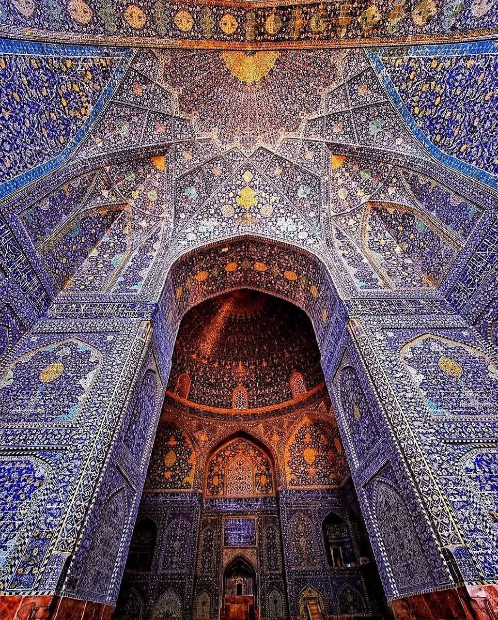 آسمان ایران فیروزهای جاودان خواهد ماند / نقض حقوق میراث فرهنگی و اماکن هزار ساله از جمله مسجد جامع عباسی توجیه ندارد و قابل پیگیری بینالمللی است + تصاویر