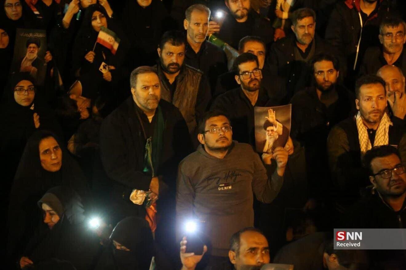 خروش شبانه مردم قم /خیابان دست مردم میدان دست نیروهای مسلح+عکس