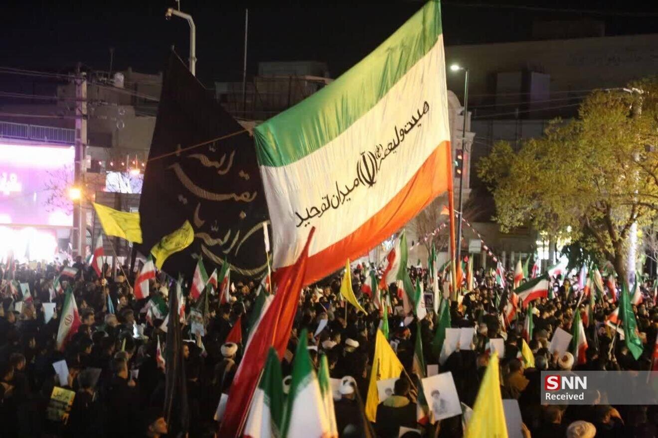 خروش شبانه مردم قم /خیابان دست مردم میدان دست نیروهای مسلح+عکس