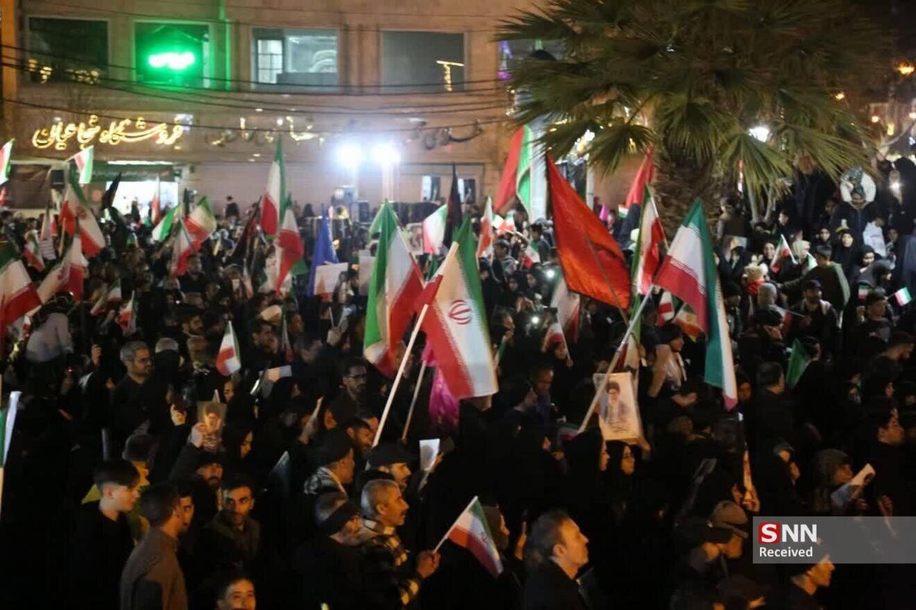 خروش شبانه مردم قم /خیابان دست مردم میدان دست نیروهای مسلح+عکس