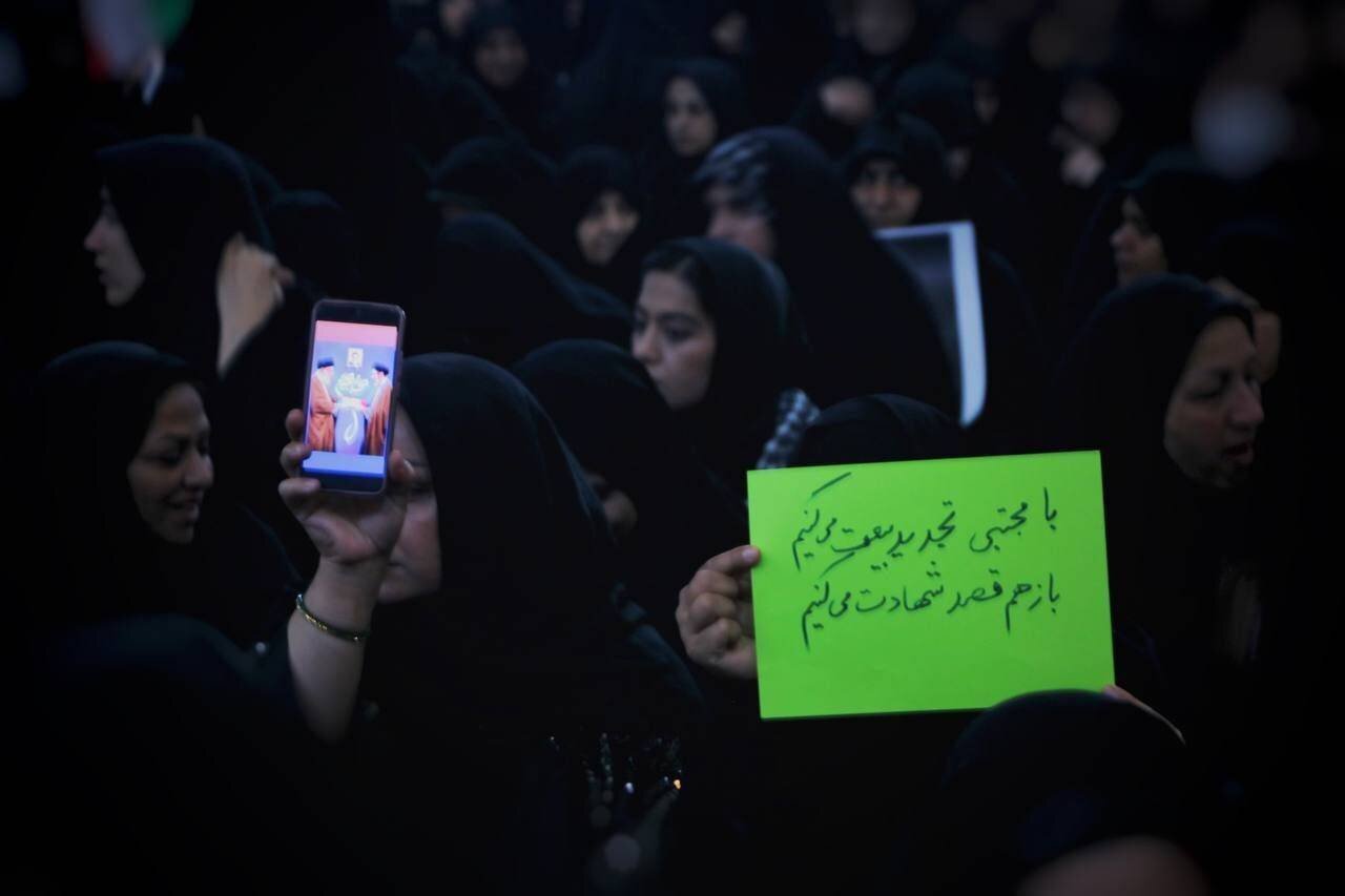 حضور حماسی و بیعت مردم سیستان در مصلی المهدی زابل با سومین رهبر انقلاب اسلامی