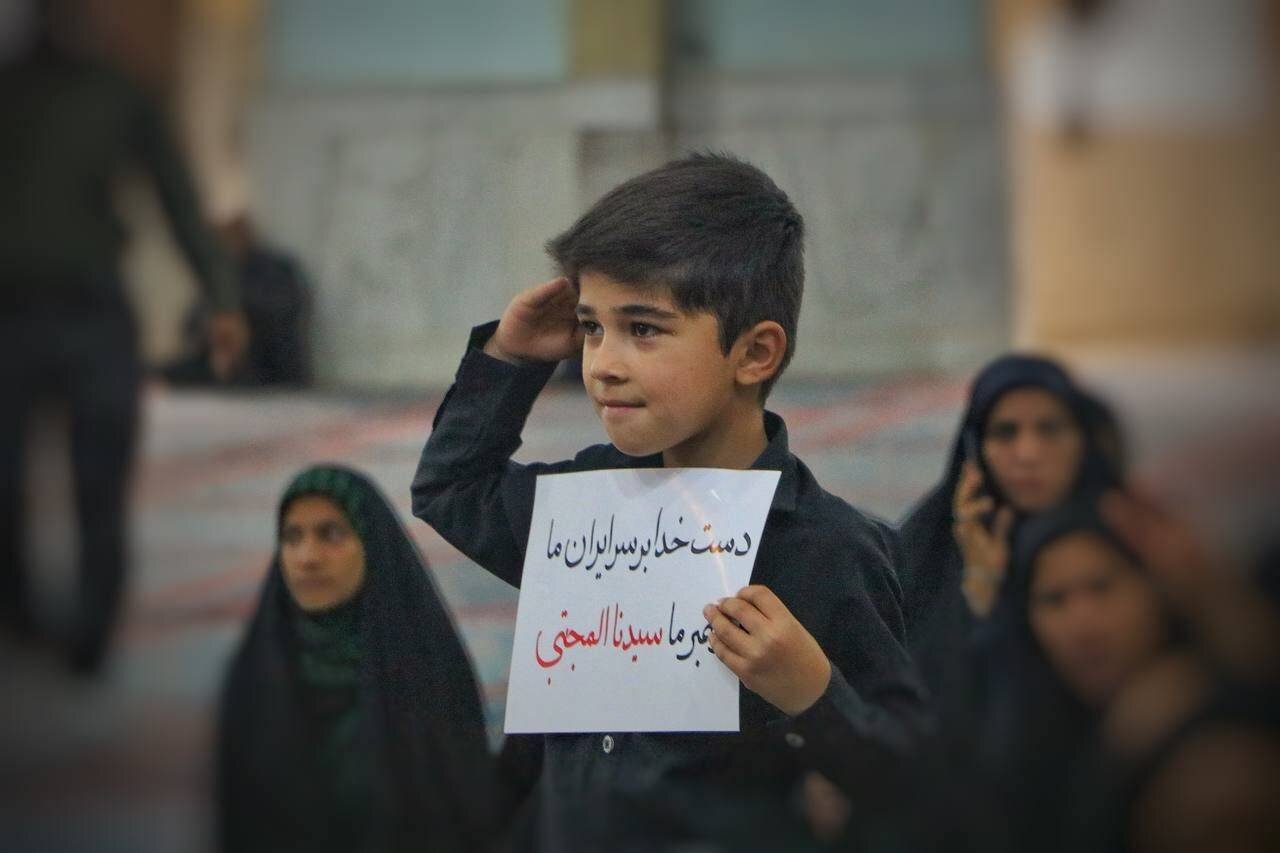 حضور حماسی و بیعت مردم سیستان در مصلی المهدی زابل با سومین رهبر انقلاب اسلامی