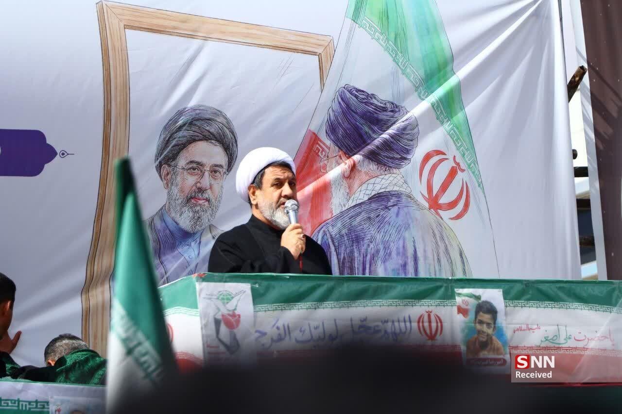 تشییع غیرتمندانه شهدای جنگ رمضان توسط مردم کرمان / فریاد مرگ بر آمریکا در میدان آزادی کارمانیا طنین انداز شد+فیلم و عکس