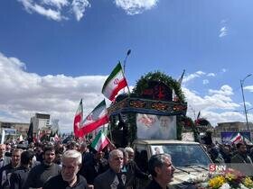 تشییع غیرتمندانه شهدای جنگ رمضان توسط مردم کرمان / فریاد مرگ بر آمریکا در میدان آزادی کارمانیا طنین انداز شد+فیلم و عکس