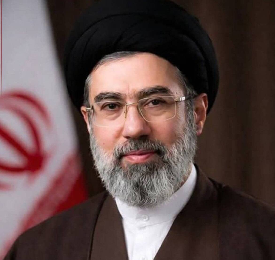 بیعت خانواده شهید رئیسی با آیتالله سید مجتبی خامنهای
