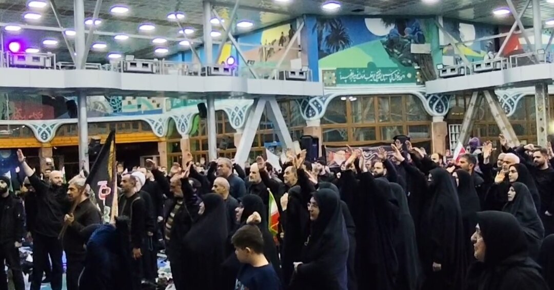 مردم رشت در گلزار شهدا با امام خامنهای انقلاب خود بیعت کردند+فیلم
