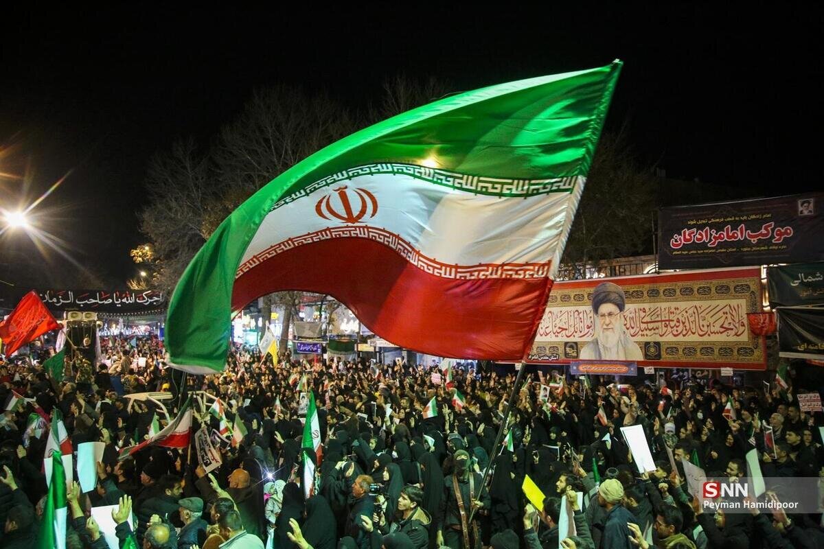 بیعت مردم پس از اعلام رهبری آیتالله سیدمجتبی خامنهای + فیلم