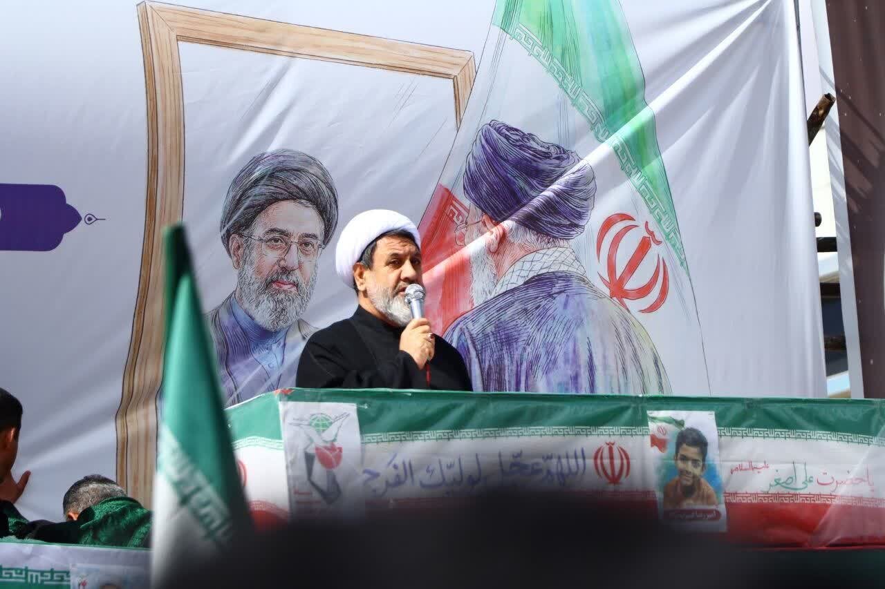 امام جمعه کرمان: با انتخاب آیت‌الله سید مجتبی خامنه‌ای جامعه حرکت خود را تا پیروزی نهایی ادامه خواهد داد