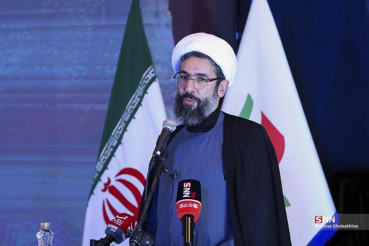 پیام حجت‌الاسلام  رستمی به مناسبت انتخاب و معرفی رهبر جدید انقلاب اسلامی و ویژگی‌های منحصر بفرد ایشان