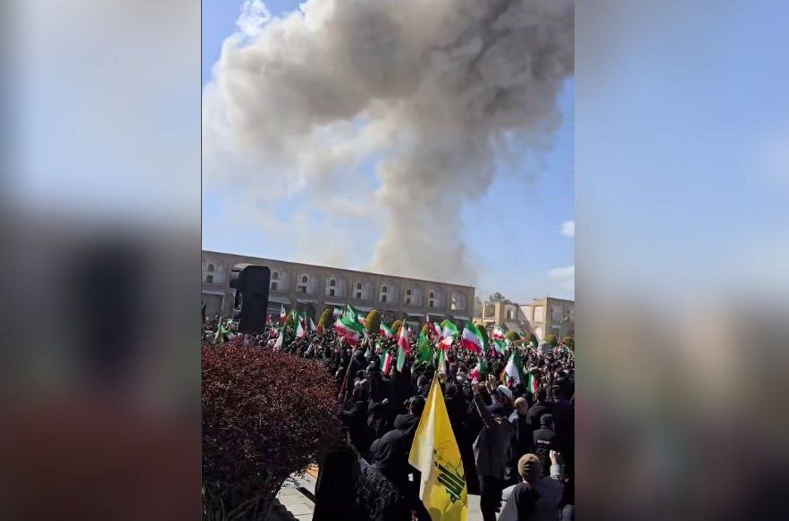 بیعت عاشورایی مردم اصفهان با سومین رهبر انقلاب زیر بمباران دشمن + فیلم