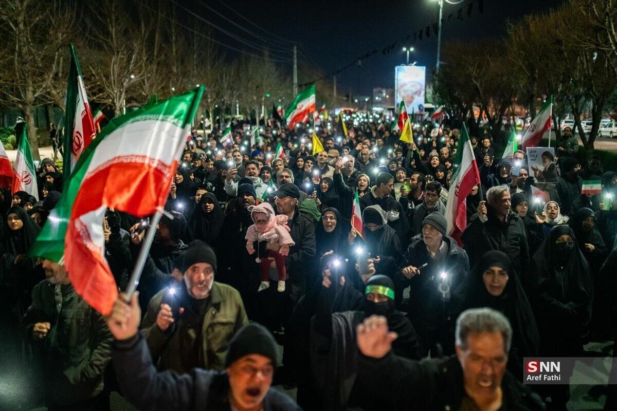 مراسم بیعت با سومین رهبر انقلاب اسلامی ایران در ادامه شب‌های همبستگی میدان ولیعصر (عج)