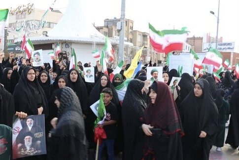 برگزاری اجتماع بزرگ زینبیون در کرمان / حمایت بانوان بزرگترین استان کشور از سومین رهبر انقلاب اسلامی