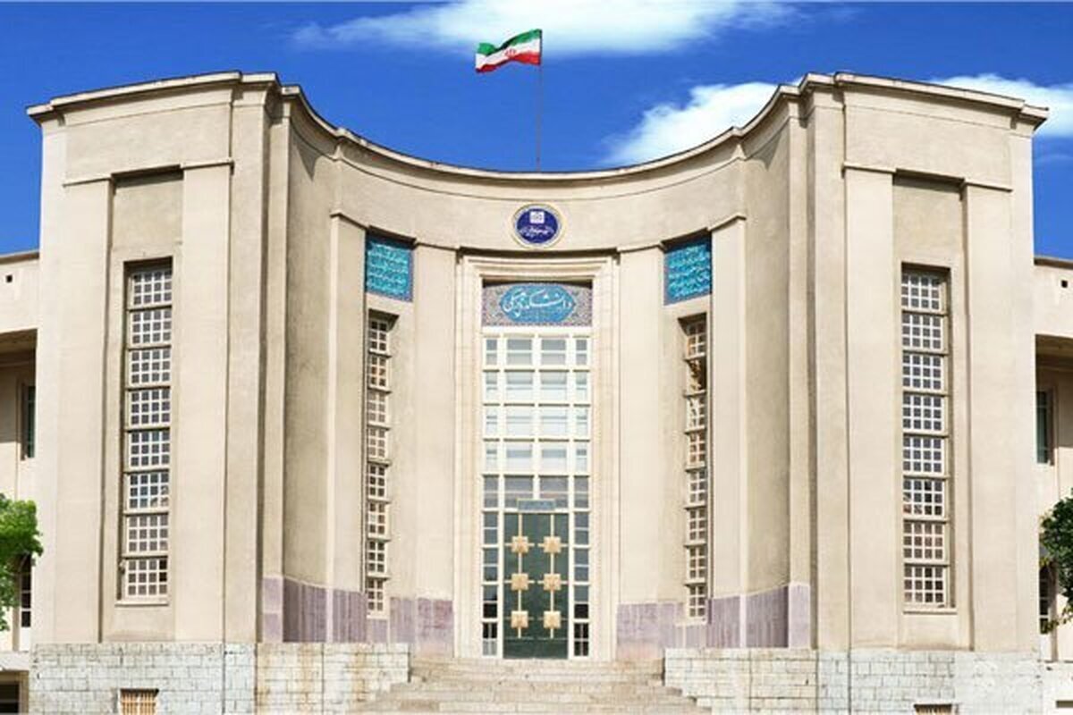 بیعت بسیج جامعه پزشکی دانشگاه علوم پزشکی تهران با سومین رهبر انقلاب
