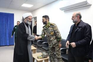 بیعت مسئولان و اعضای شورای تأمین استان سمنان با رهبر معظم انقلاب اسلامی+ تصاویر