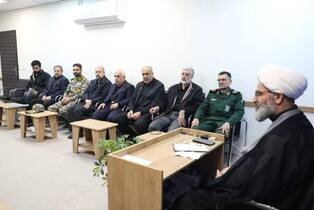 بیعت مسئولان و اعضای شورای تأمین استان سمنان با رهبر معظم انقلاب اسلامی+ تصاویر