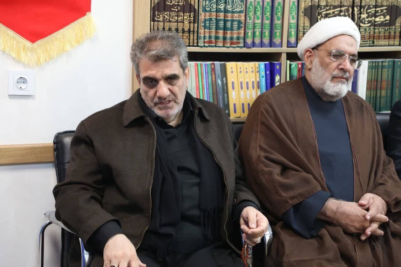 بیعت مسئولان و اعضای شورای تأمین استان سمنان با رهبر معظم انقلاب اسلامی+ تصاویر