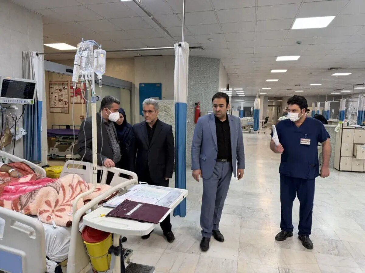 معاون قضایی دادستانی کل کشور از مجروحان جنگ تحمیلی آمریکایی- صهیونی عیادت کرد