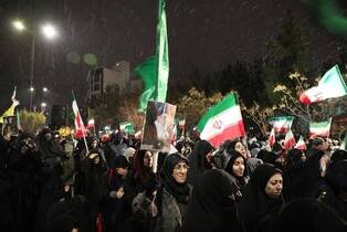اجتماع مردمی شب‌های اقتدار در سمنان/ مردم ولایتمدار در بارش برف هم به میدان آمدند+ تصاویر