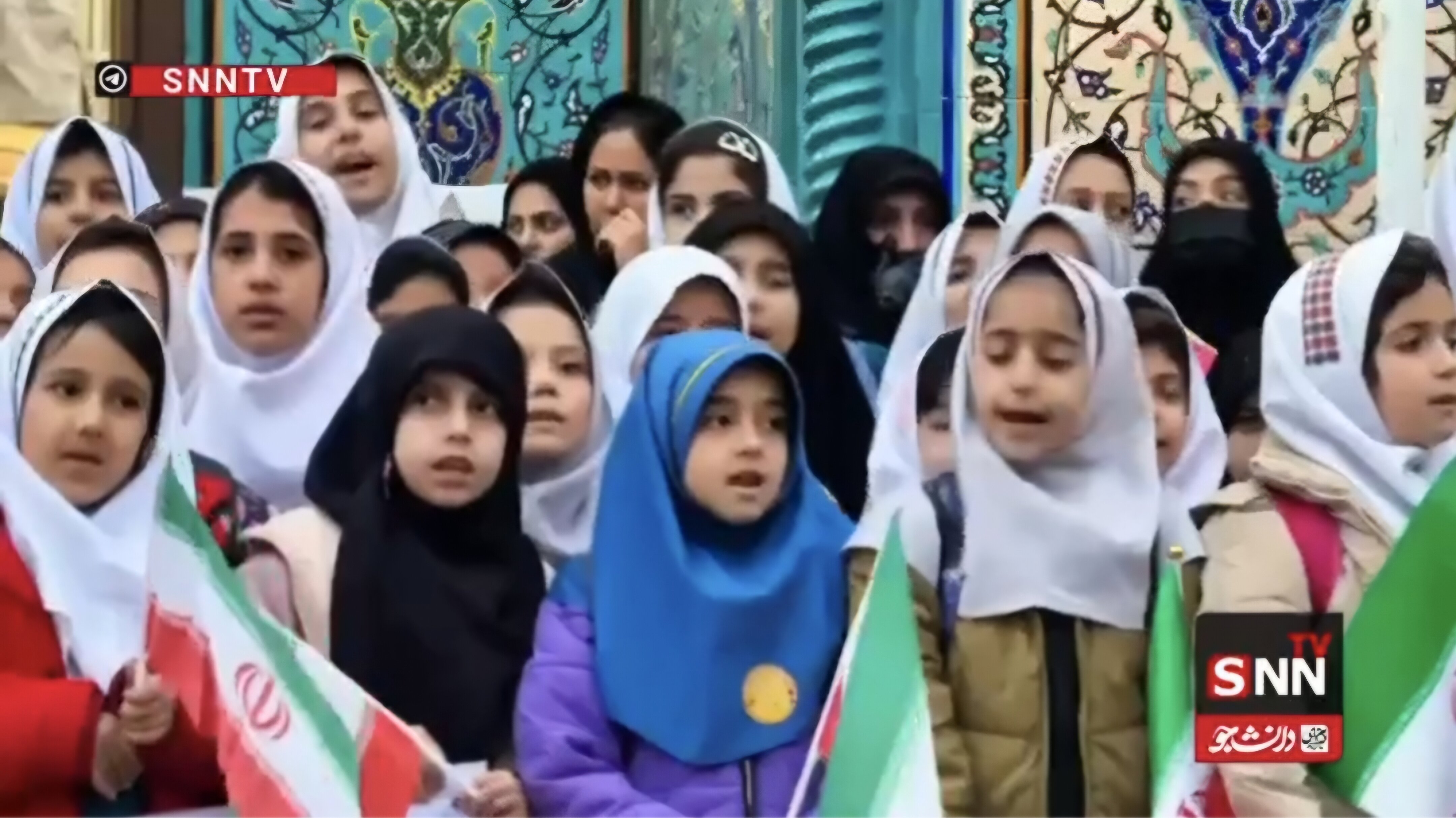 اجرای سرود دختران فرخشهر به یاد دختران شهید مدرسه میناب+فیلم