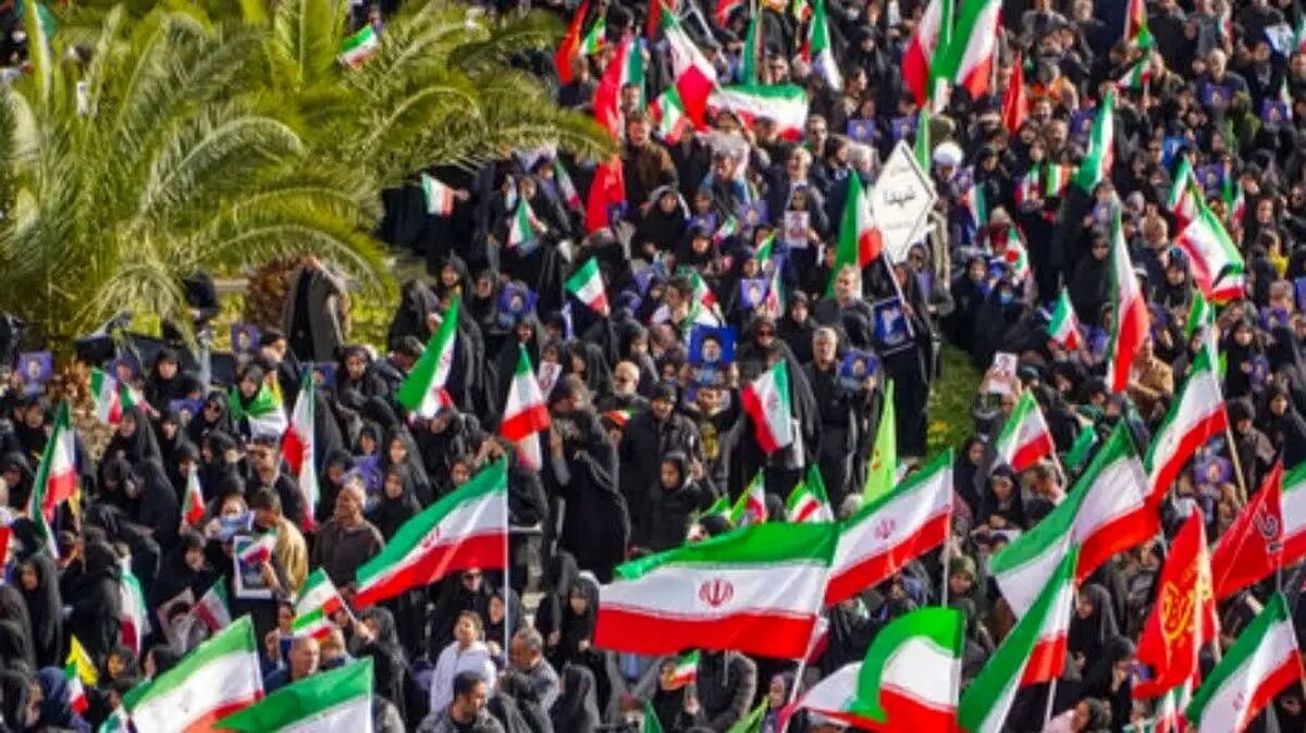راهپیمایان بر تابوت آمریکا و اسرائیل میخ کوبیدند + فیلم