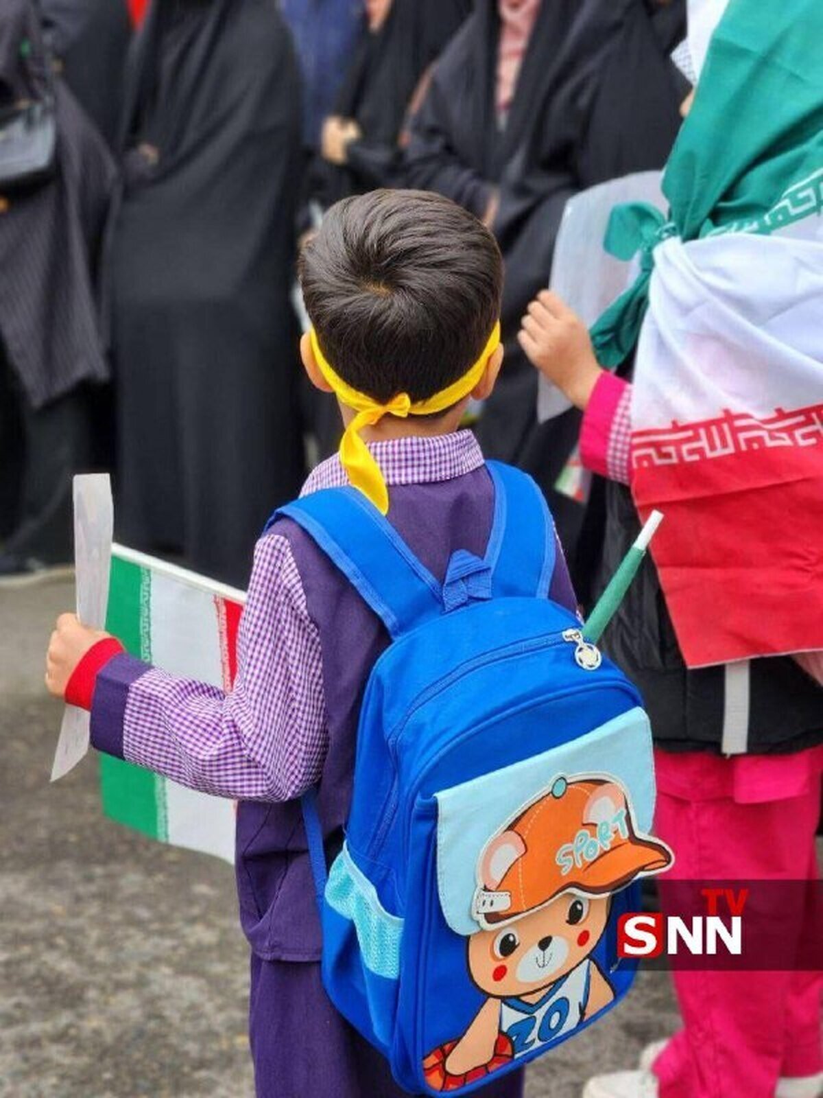 حضور تاثیر گذار دانش آموزان در راهپیمایی روز قدس به یاد دانش آموزان مدرسه میناب + عکس