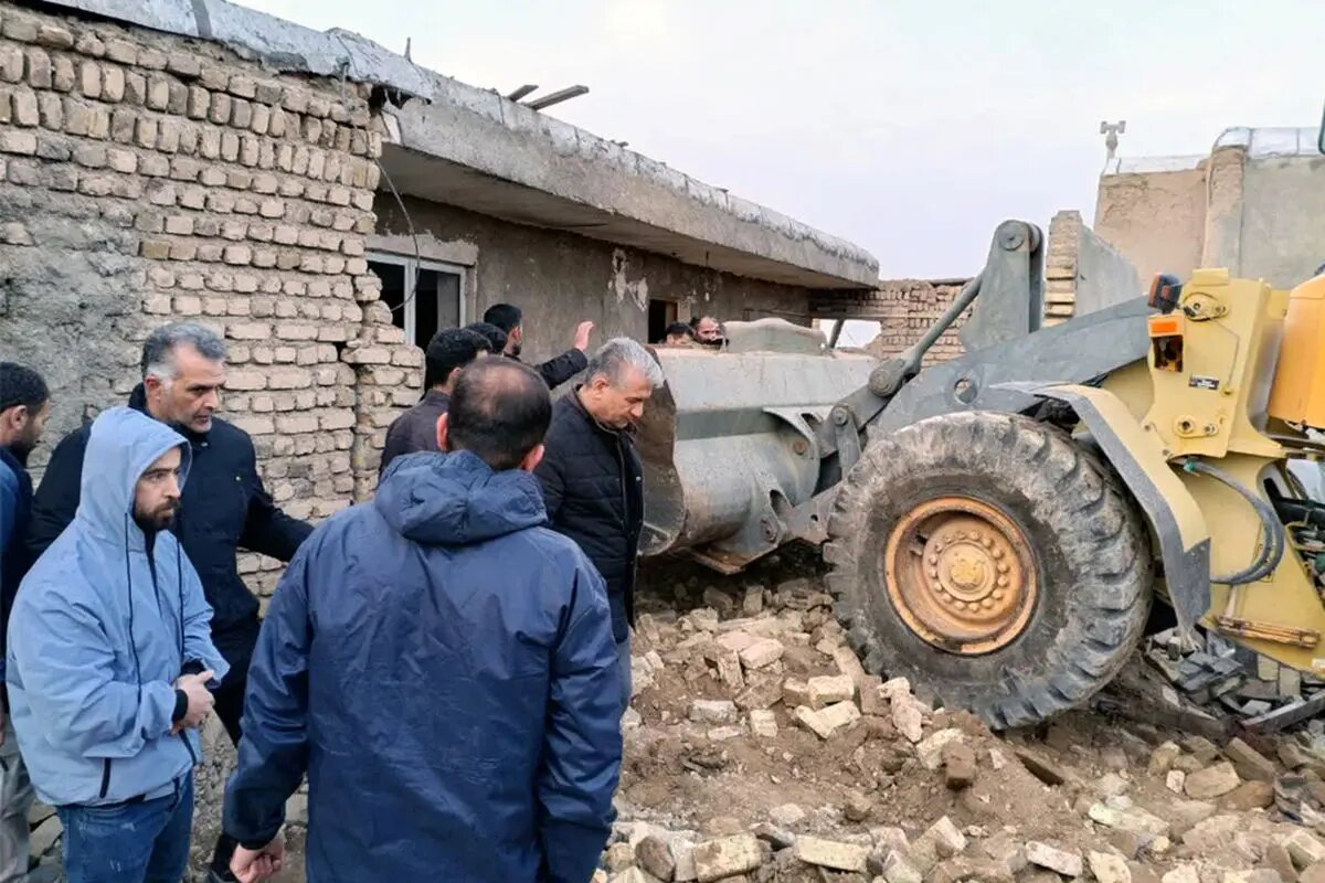 ارزیابی واحدهای مسکونی تخریبشده در روستای تتنک