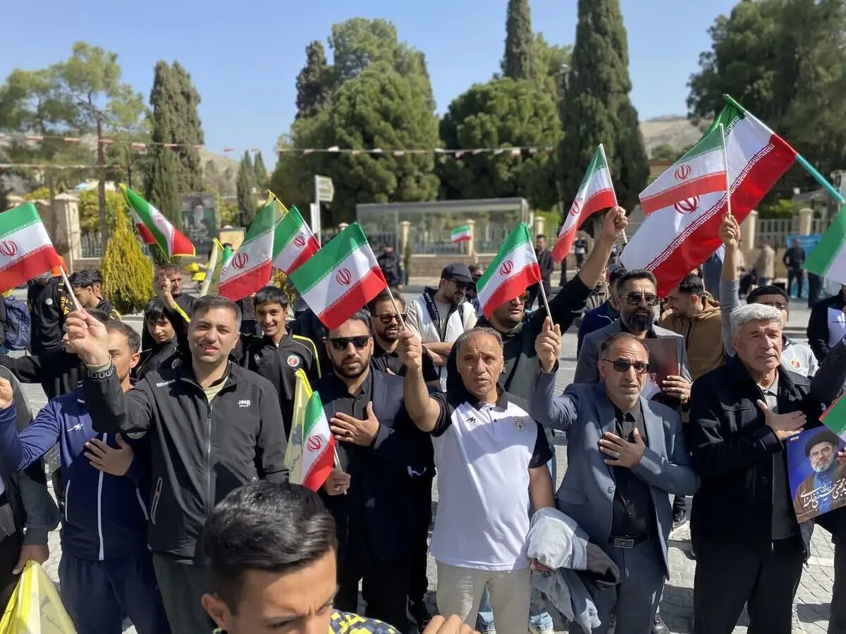 بیعت تیم فجرسپاسی با رهبر انقلاب اسلامی