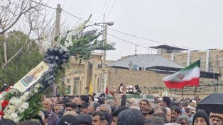 مردم روستای لاسجرد برای فرزند شهید خود گل کاشتند + عکس و فیلم