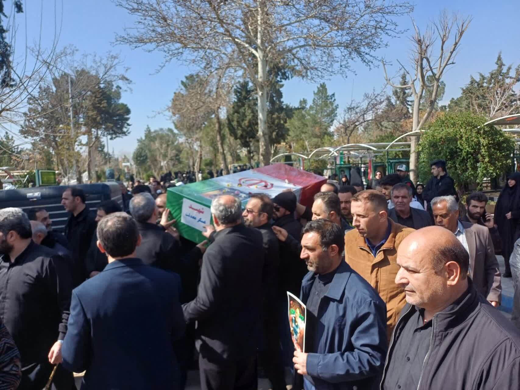 وداع مردم البرز با پیکر مطهر شهید «عسگر معدلت»+عکس