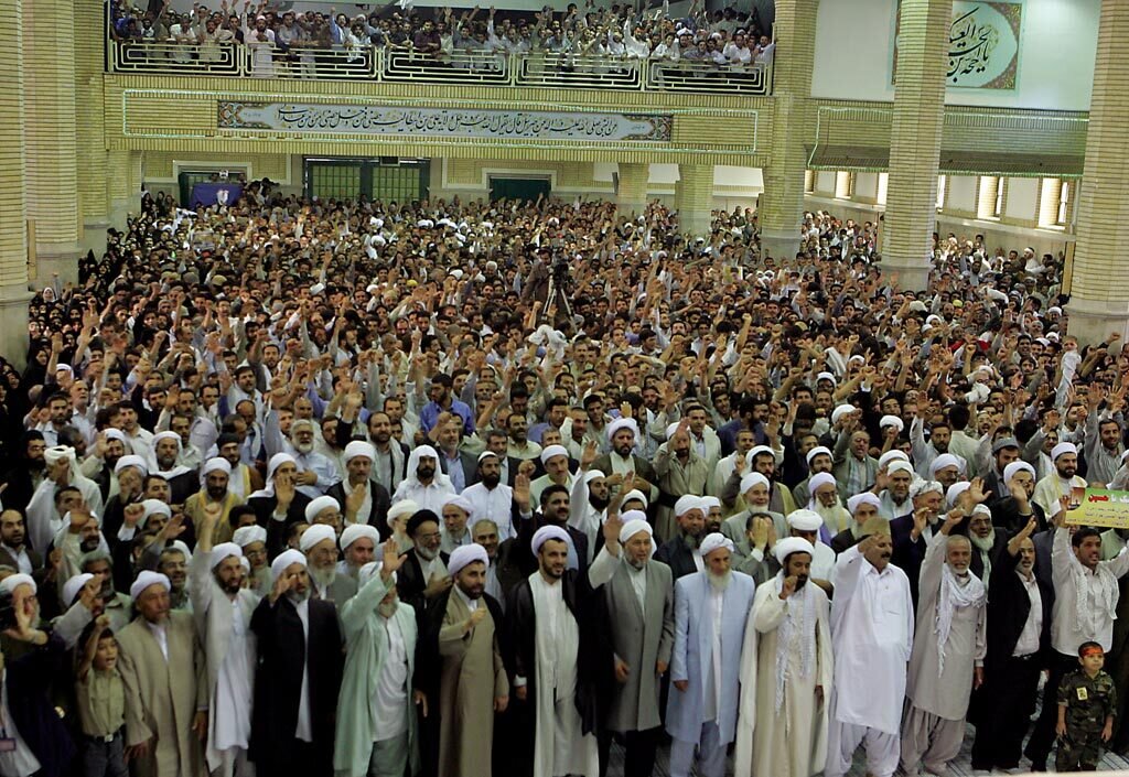 ۱۰۰۰ نفر از علمای اهل سنت سیستان و بلوچستان با رهبر جدید انقلاب بیعت کردند + لیست اسامی