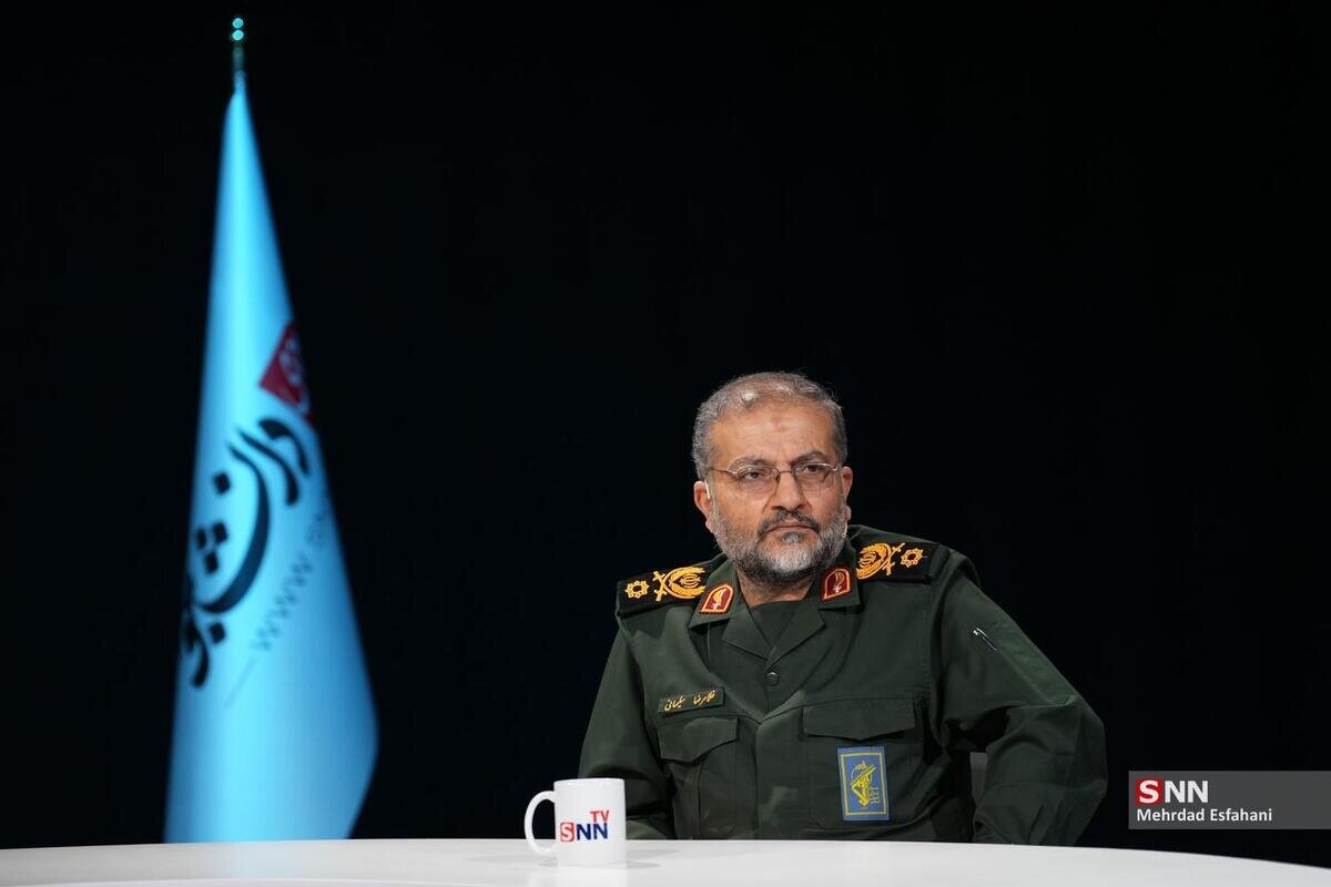 فرماندۀ کل ارتش: شهید سلیمانی نقش مؤثری در تقویت روحیۀ مقاومت و حضور میدانی مردمان غیور، در عرصه‌های حساس کشور ایفا کرد