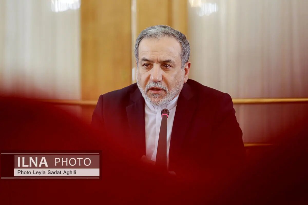 انتقاد عراقچی از سکوت و انفعال رئیس‌جمهور فرانسه