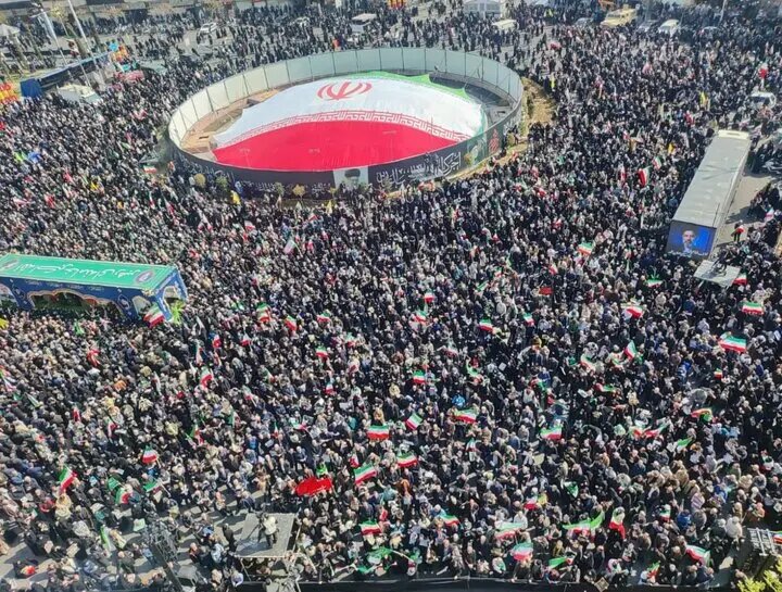 برگزاری مراسم تشییع شهیدان لاریجانی، سلیمانی و شهدای ناو دنا