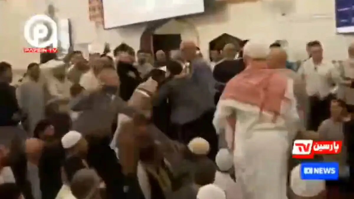 هو کردن نخست وزیر استرالیا از مسجد توسط مسلمانان