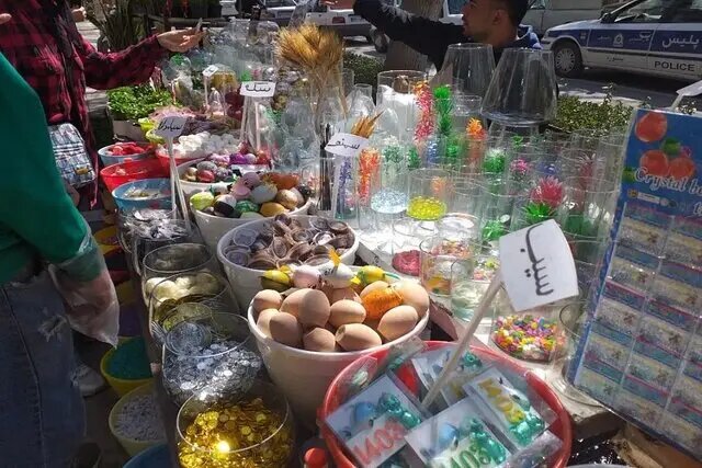 نبض زندگی در آذربایجان غربی تند می زند/زور زندگی از جنگ بیشتر است/مردم ارومیه به استقبال نوروز رفتند