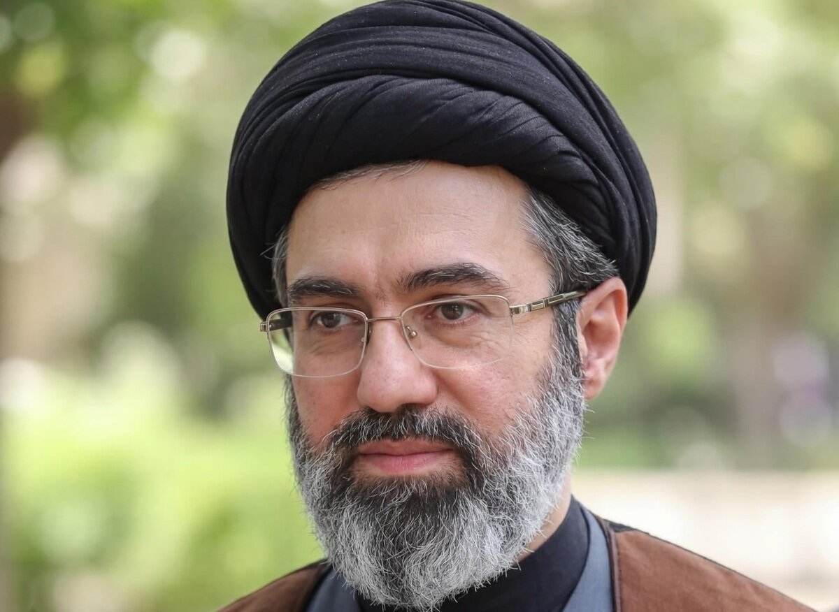 تصاویری از کلاس درس خارج فقه رهبر انقلاب، آیت الله سید مجتبی حسینی خامنه‌ای + فیلم
