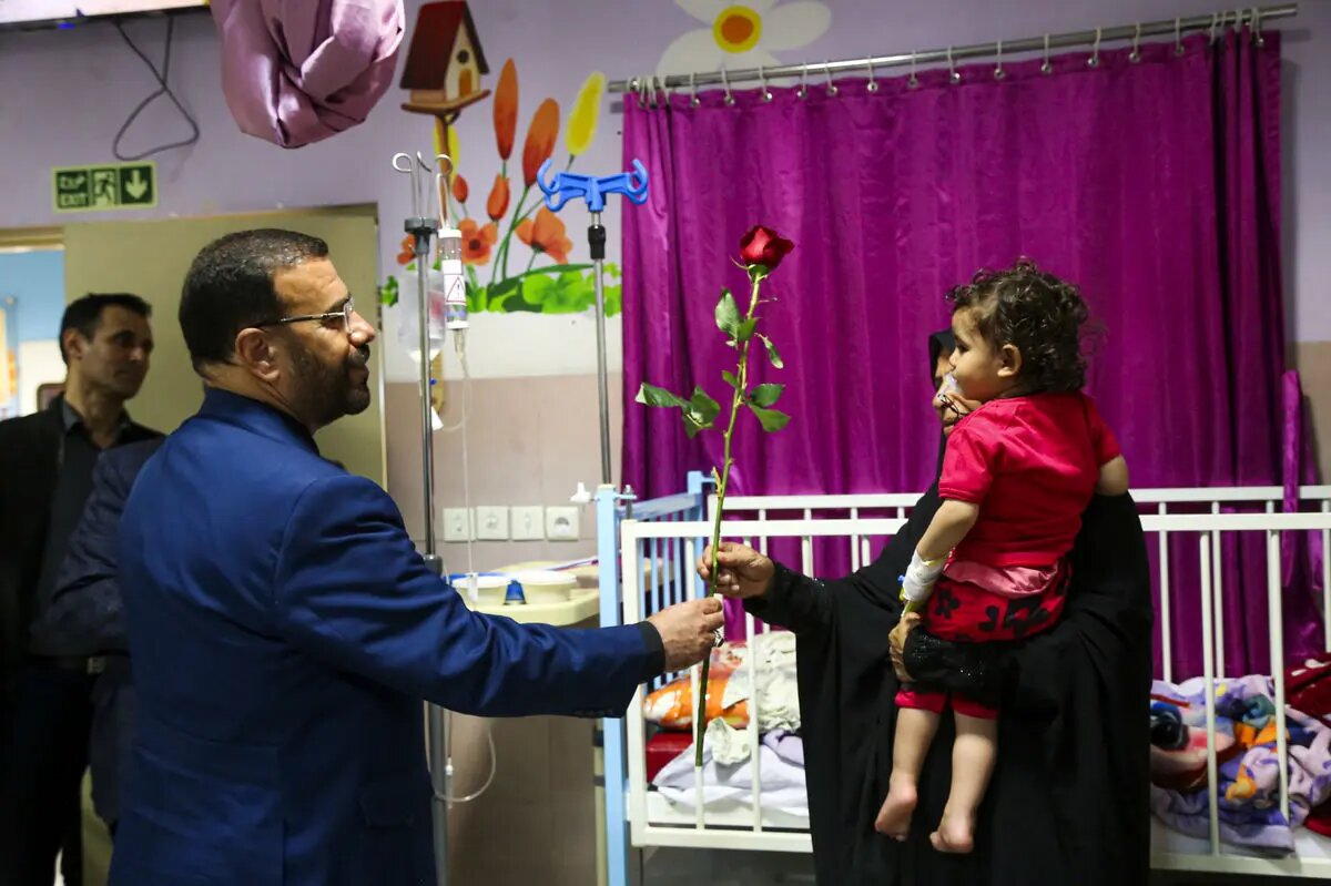 نقش کادر درمان در شرایط موجود کشور، حیاتی است