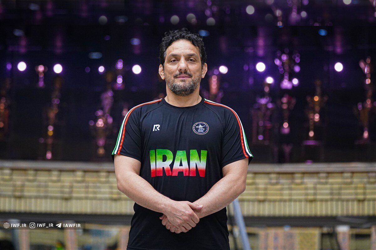 درخواست سرمربی تیم ملی کشتی آزاد برای خواندن سرود از خون جوانان وطن لاله دمیده + فیلم