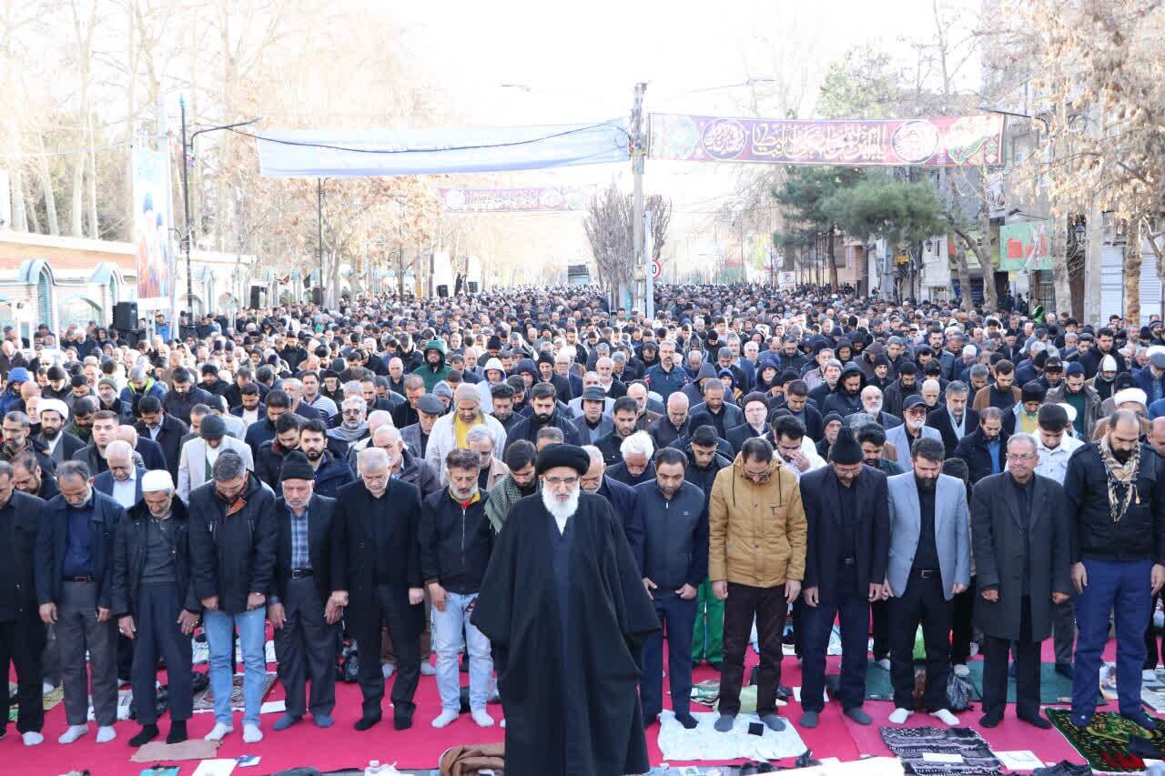 تقوا و صبر رمز عبور از فتنههای استکبار/ پهپادهای ایرانی ابهت پوشالی ناوهای دشمن را در هم شکستند