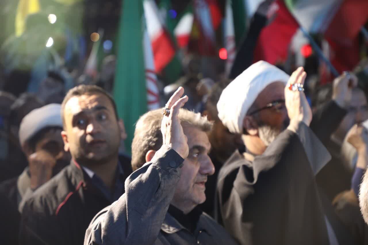 اجتماع بزرگ مردمی و وداع با پیکر شهدای اقتدار استان سمنان از دریچه دوربین