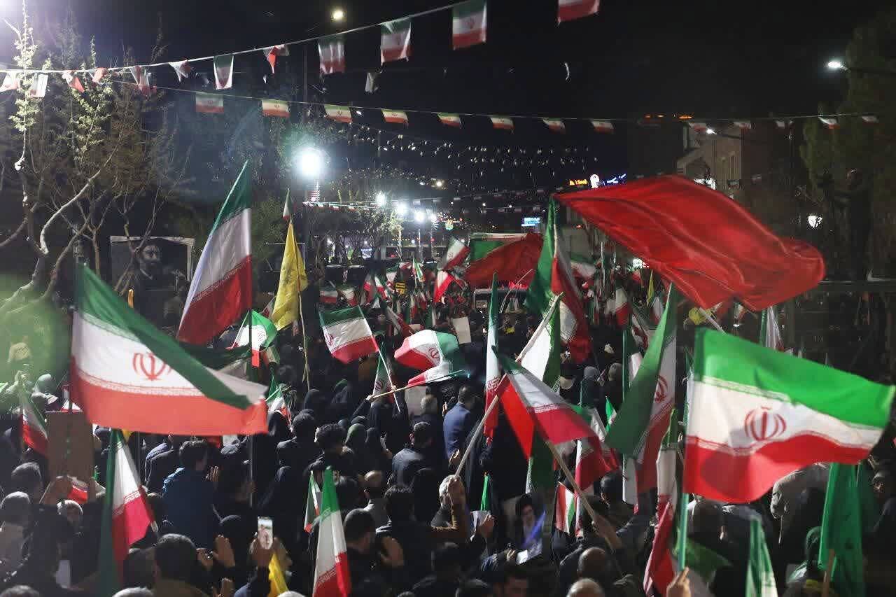 اجتماع بزرگ مردمی و وداع با پیکر شهدای اقتدار استان سمنان از دریچه دوربین