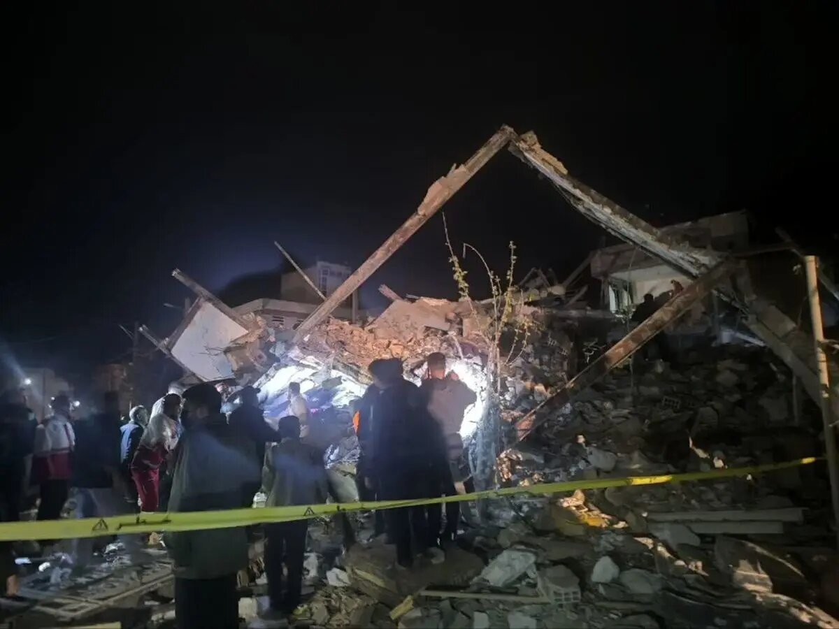 ۶ غیرنظامی در حمله هوایی به مناطق مسکونی خرمآباد شهید شدند، احتمال افزایش تعداد شهدا