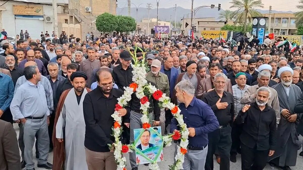 تشییع و خاکسپاری دیپلمات شهید بوشهری در شهرستان دشستان