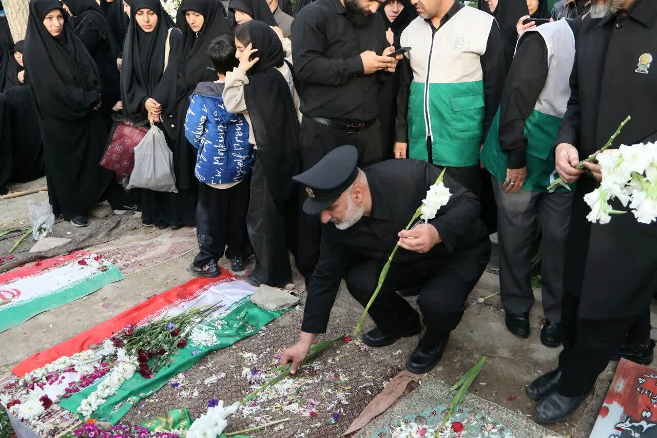طنین عطر رضوی در گلزار شهدای کرج/تجدید میثاق خادمان آستان قدس با آرمان‌های انقلاب