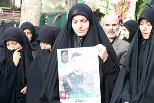 طنین عطر رضوی در گلزار شهدای کرج/تجدید میثاق خادمان آستان قدس با آرمان‌های انقلاب