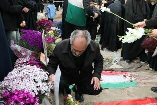 طنین عطر رضوی در گلزار شهدای کرج/تجدید میثاق خادمان آستان قدس با آرمان‌های انقلاب