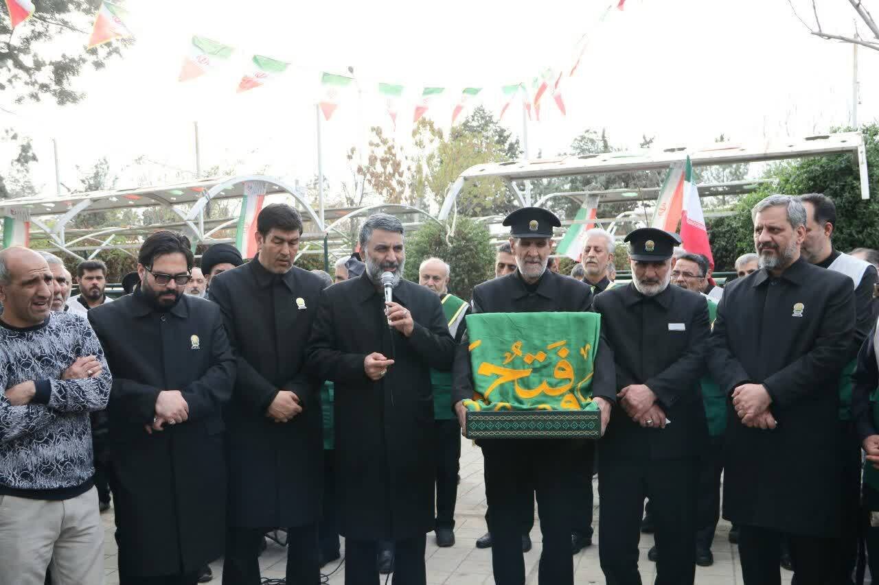 طنین عطر رضوی در گلزار شهدای کرج/تجدید میثاق خادمان آستان قدس با آرمان‌های انقلاب