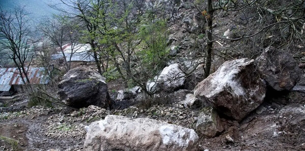 ضرورت جدی گرفتن هشدار ریزش سنگ در ارتفاعات غربی مازندران از سوی گردشگران
